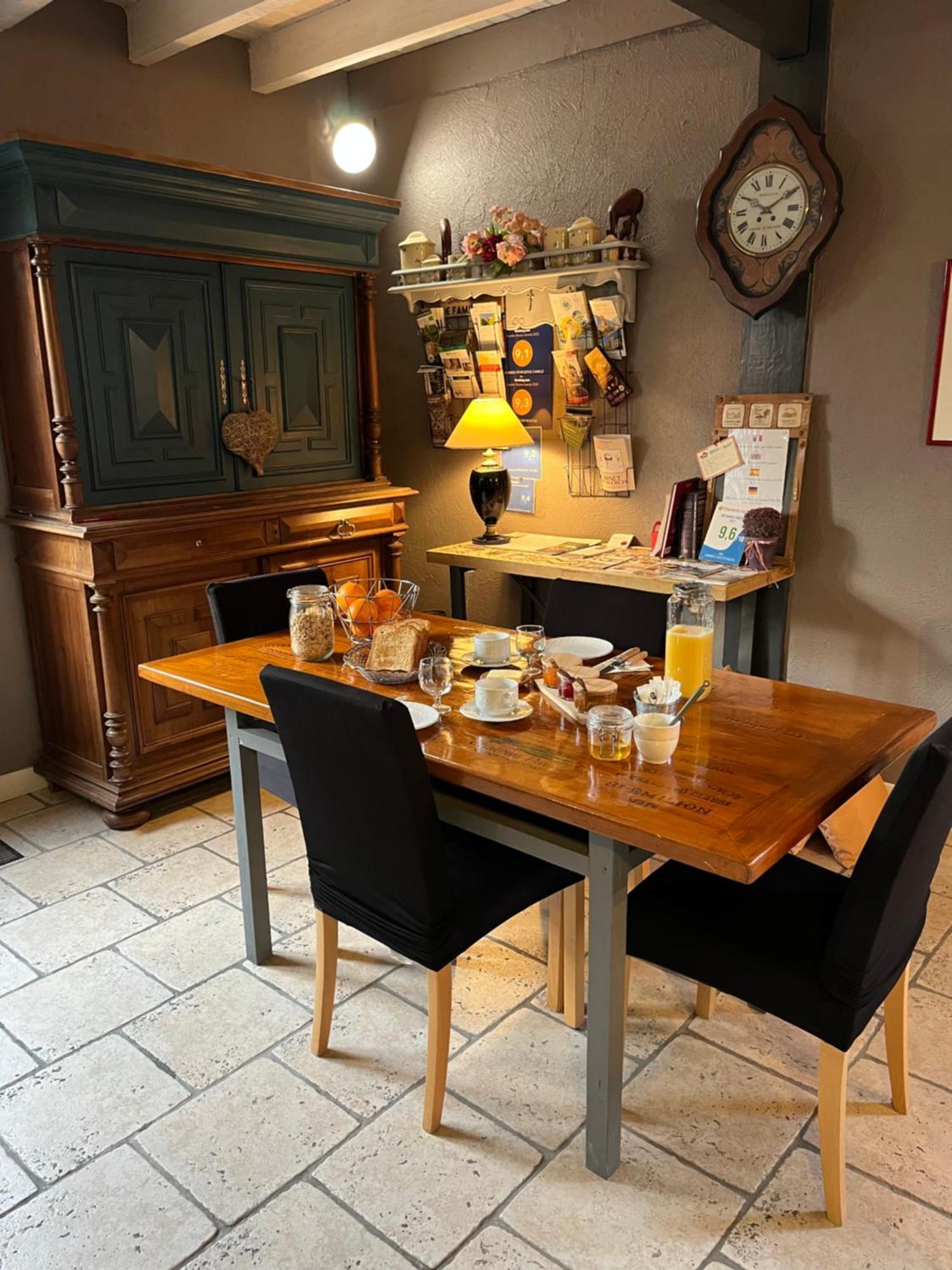 Chambres Et Gite Peyroutas " Camille" Vignonet St Emilion Exteriér fotografie