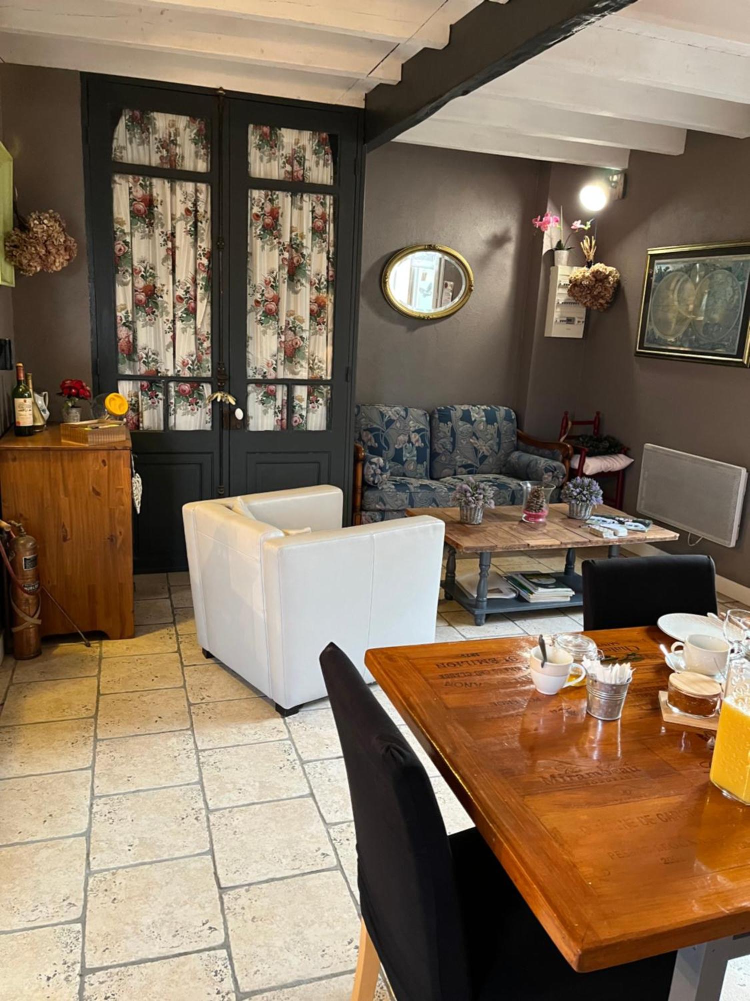 Chambres Et Gite Peyroutas " Camille" Vignonet St Emilion Exteriér fotografie