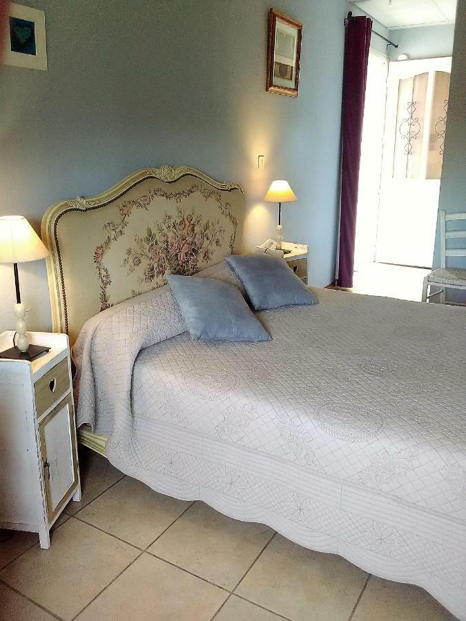 Chambres Et Gite Peyroutas " Camille" Vignonet St Emilion Exteriér fotografie